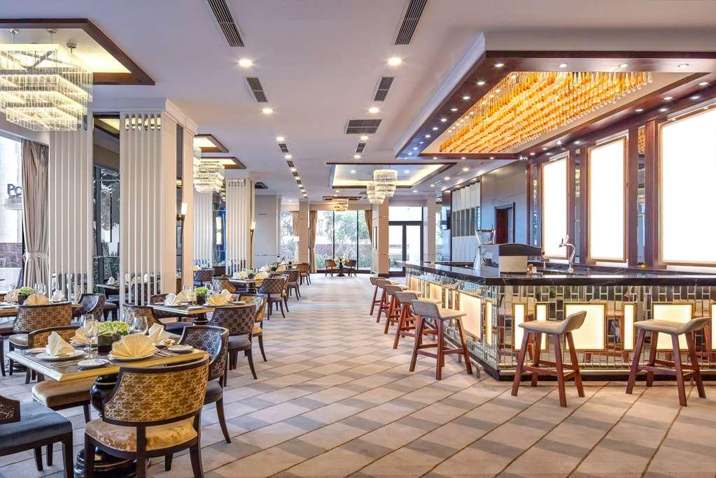 Meliá Vinpearl Nha Trang Empire Hotel Restaurante foto